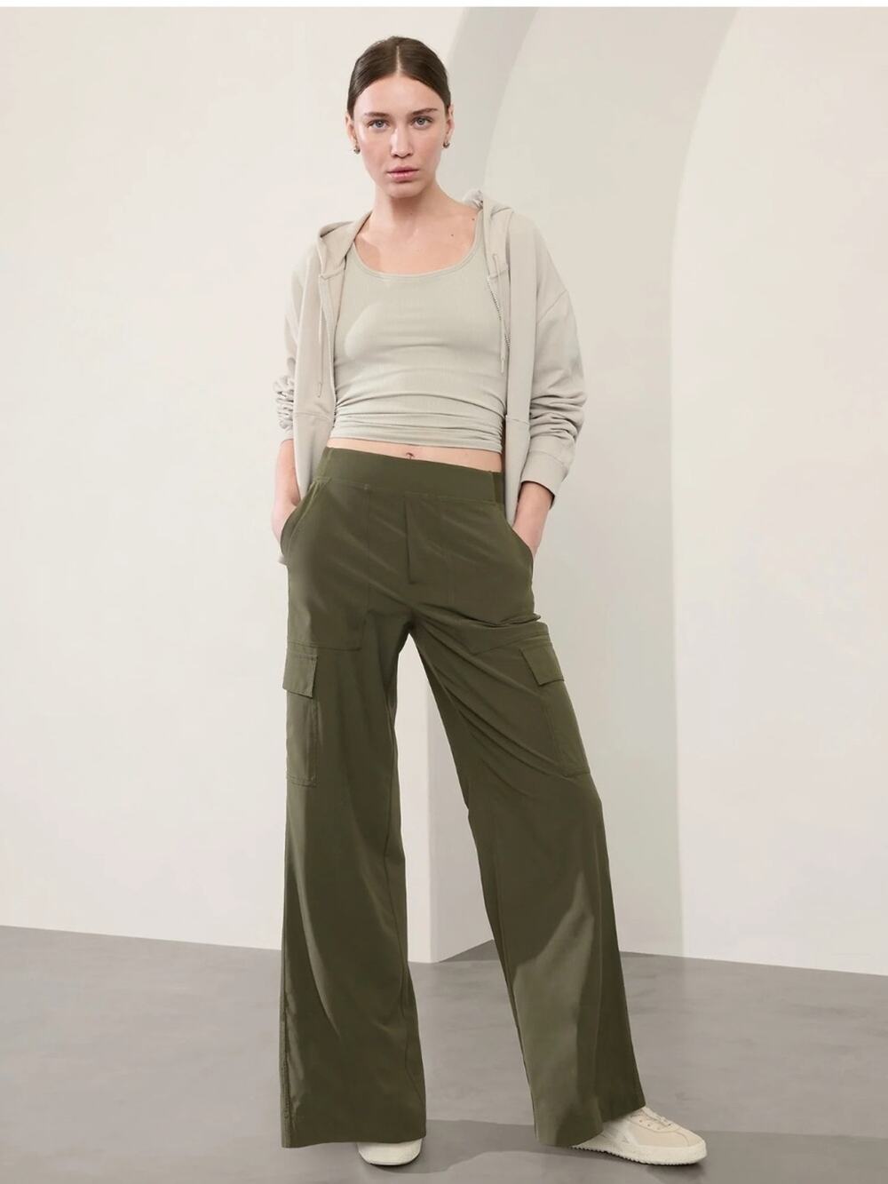 Athleta Brooklyn Heights High Rise Cargo Pants - Color Aspen Green Sz 14 petite